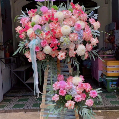 Hoa Kệ Chúc Mừng 12