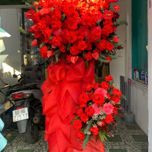 Hoa Kệ Chúc Mừng 16