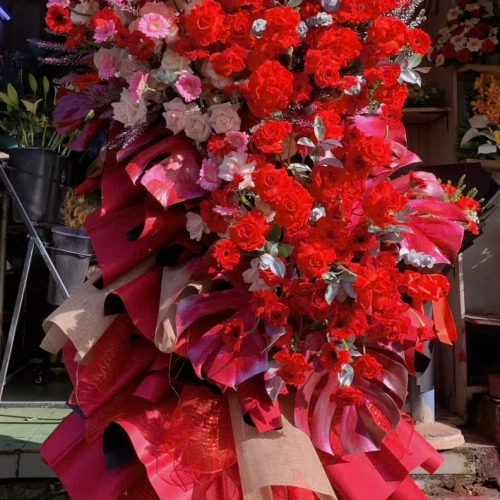 Hoa Kệ Chúc Mừng 28