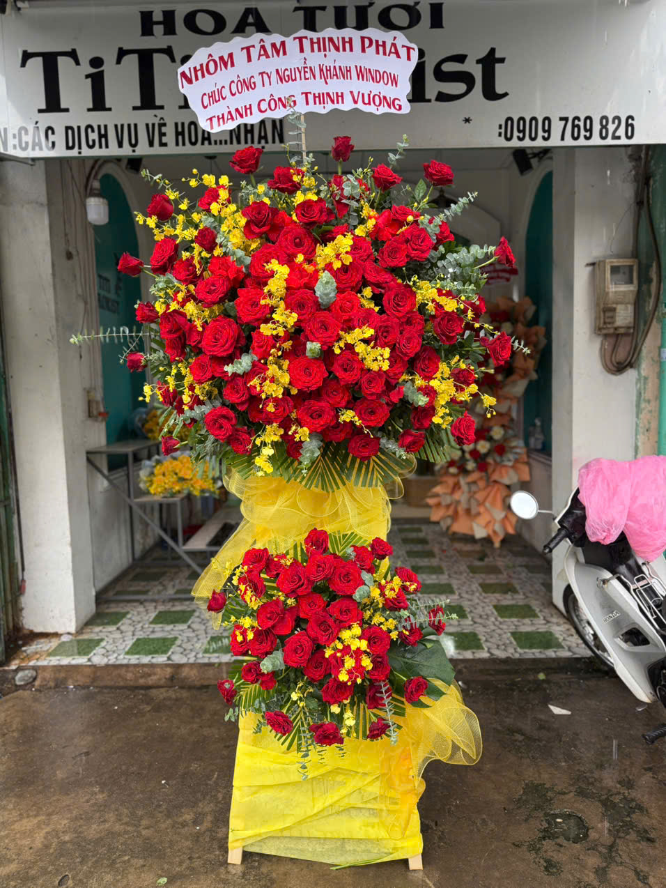 kệ hoa khai trương long khánh