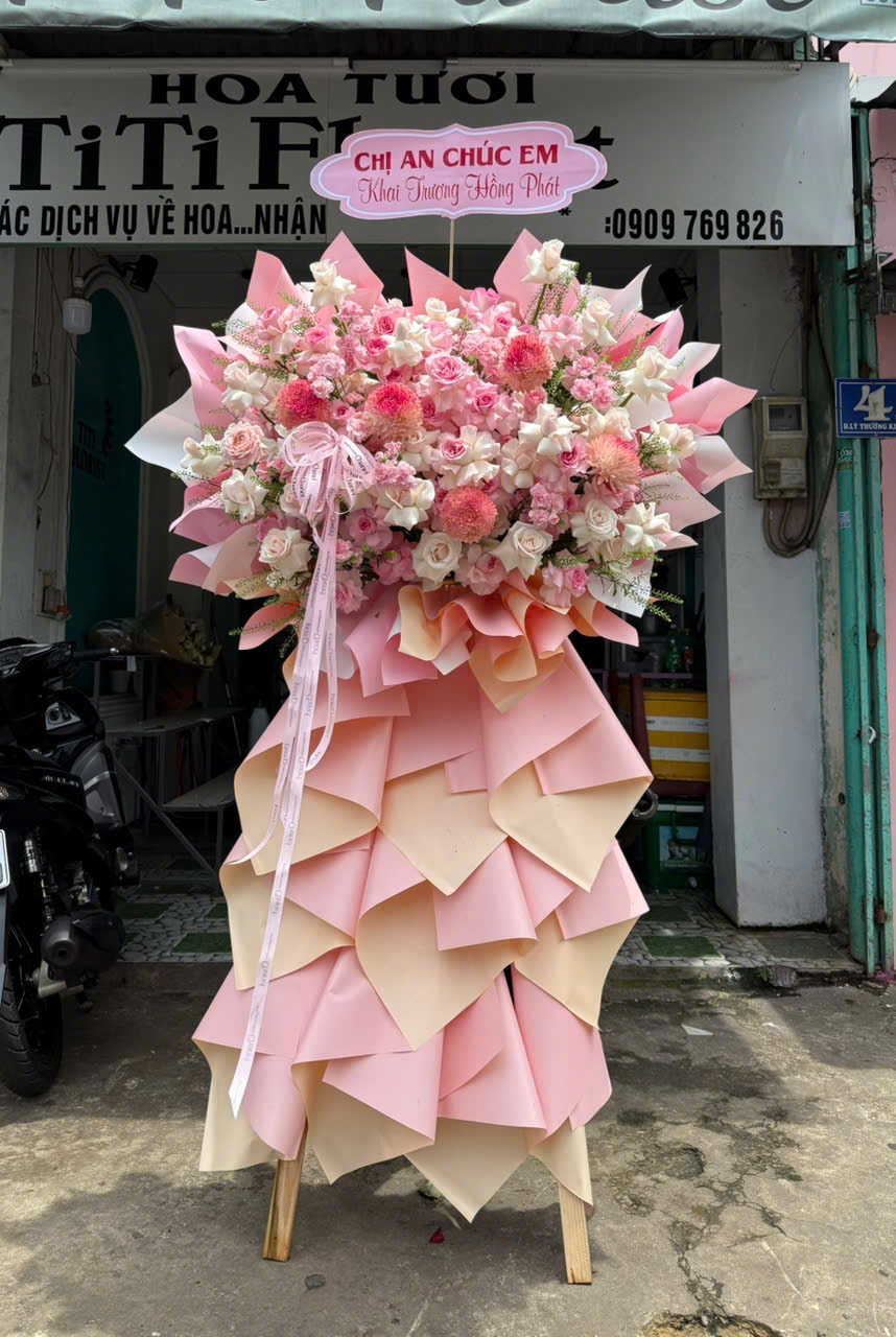 kệ hoa khai trương long khánh