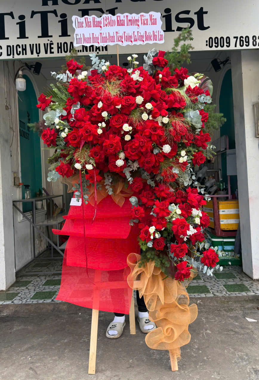 kệ hoa khai trương long khánh